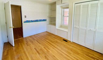 2012 Yelton Dr, Camden, SC 29020