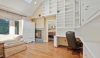 7105 WILSON Ln, Bethesda, MD 20817