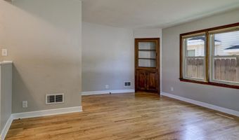 2112 N SUPERIOR St, Appleton, WI 54911