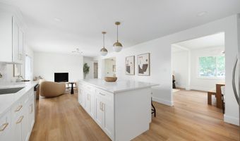 6174 Sunny Vale Dr, Columbus, OH 43228