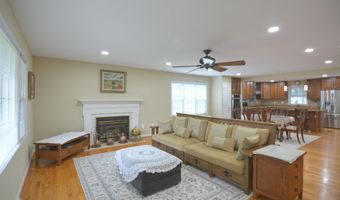 3720 KING ARTHUR Rd, Annandale, VA 22003