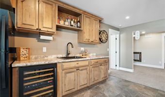 9174 207th Ave, Anamosa, IA 52205
