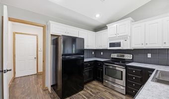 218 Hillside Dr, Baldwin City, KS 66006
