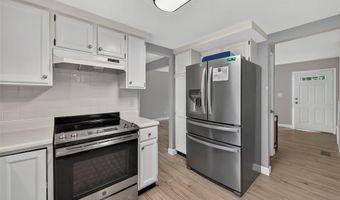 1592 Greenfield Crossing Ct, Ballwin, MO 63021