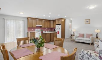 9 Evas Dr, Brookfield, CT 06804
