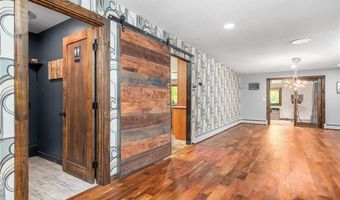 24 Lincoln Dr, North Smithfield, RI 02896