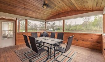 917 McDonald Dr, Amsterdam, NY 12070
