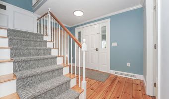 240 Oak St, Centerville, MA 02632