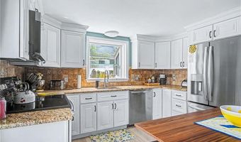 116 Volturno St, North Providence, RI 02904