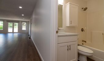 7 St Andrews Dr, Bedford, NH 03110
