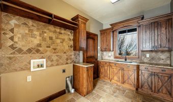 8 Funny Bird Ln, Buffalo, WY 82834