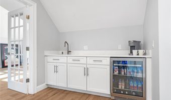 1046 Ocean Rd, Narragansett, RI 02882