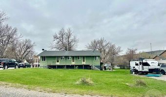 38 N Woodard Ave, Absarokee, MT 59001
