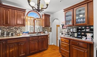 102 Williams Ave, East Providence, RI 02914