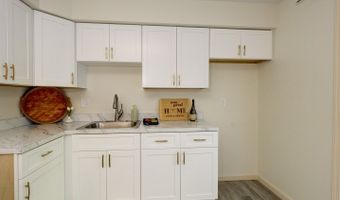 84 Founders Vlg 84, Clinton, CT 06413