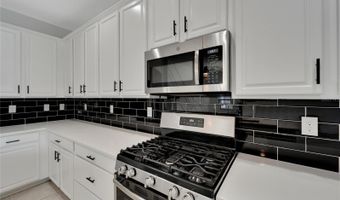 7408 SUNGOLD MEADOW Ct, Apollo Beach, FL 33572