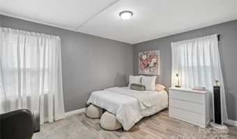 1914 Bonnie Ln, Charlotte, NC 28213