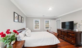 6 Knowlton Ct, Bristol, RI 02809