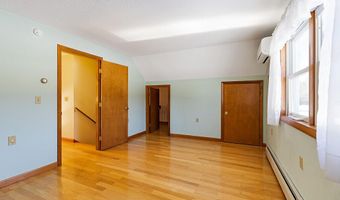 9 Snug Harbor Rd, Belgrade, ME 04917