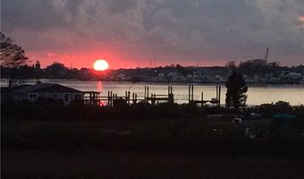 18 STARFISH Dr, Narragansett, RI 02882