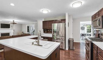 705 Lake Trl, Aurora, OH 44202
