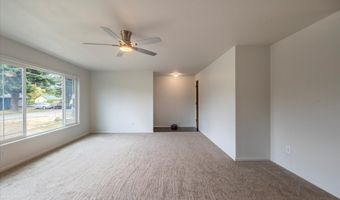 950 NE 1ST St, Bandon, OR 97411