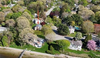 11 Henry Dr, Barrington, RI 02806