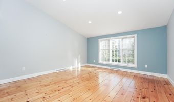 240 Oak St, Centerville, MA 02632