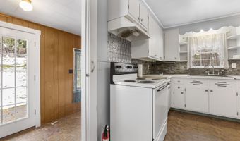 218 Breezy Hill Rd, Barton, VT 05822