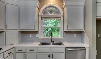 207 Keystone Pl, Brandon, MS 39042