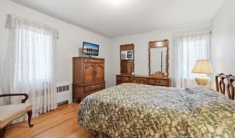 152 Nassau Dr, Albertson, NY 11507