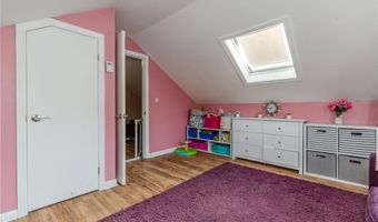 26 Dover Ave, East Providence, RI 02914