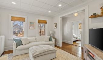 35 Hall Ave, Newport, RI 02840