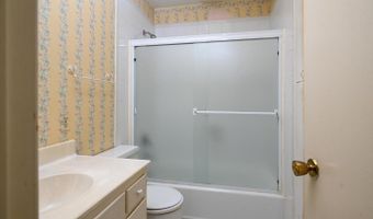 6820 COLBURN Dr, Annandale, VA 22003