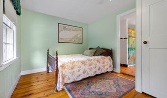 24 Liberty St, Clinton, CT 06413