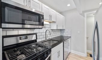 402 S 11th St, Adel, IA 50003