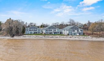 2614 LAKE St, Algoma, WI 54201