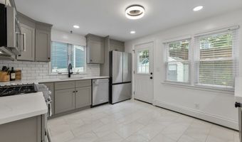 122 Thompson St, Boston, MA 02136