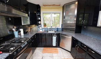 6789 LITTLE FALLS Rd, Arlington, VA 22213