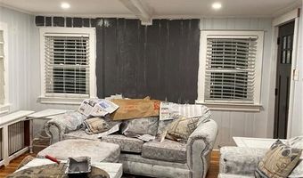 42 Dixon St, Newport, RI 02840