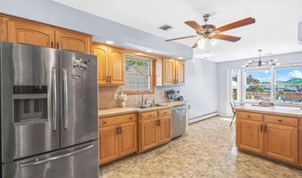 50 Yardarm Ct, Bayville, NJ 08721