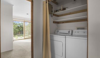 11 Mesa Sea Rd, Arroyo Hondo, NM 87513
