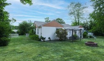 29 Dean Ave, Johnston, RI 02919