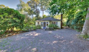 47 Wake Robin Trl, Narragansett, RI 02874