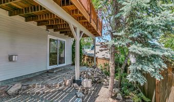 380 Hemlock Ln, Ashland, OR 97520