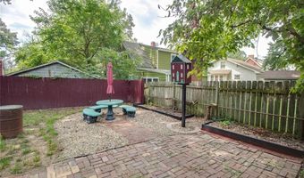 2430 Maxey St, Alton, IL 62002