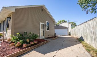 1206 3rd Ave SE, Altoona, IA 50009