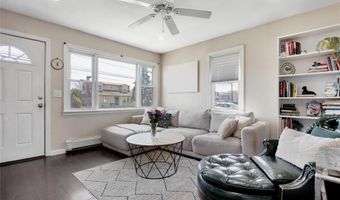 3 Kent Pl, Amityville, NY 11701