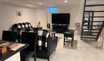 84 N Vivyen St, Bergenfield, NJ 07621