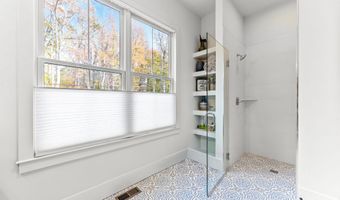 90 E LAKE Dr, Annapolis, MD 21403